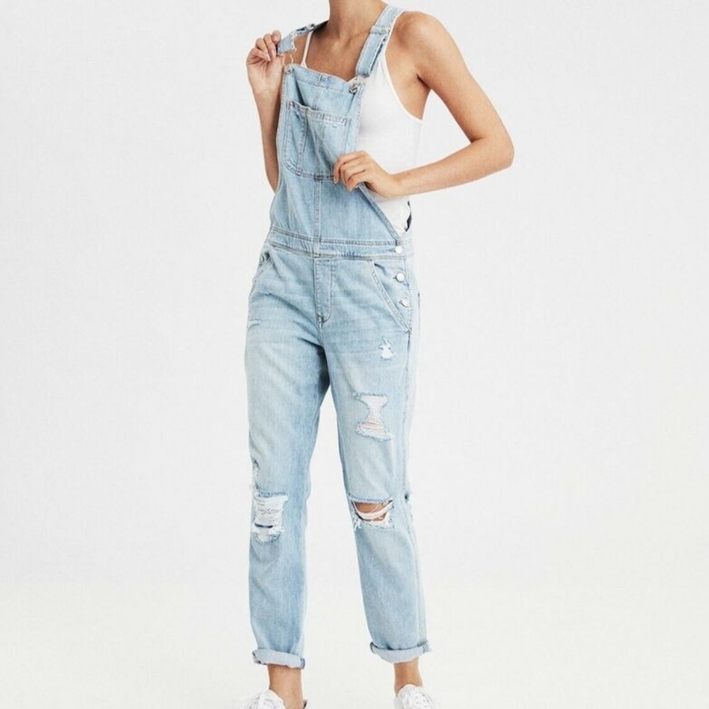 American Eagle Light Wash Overalls